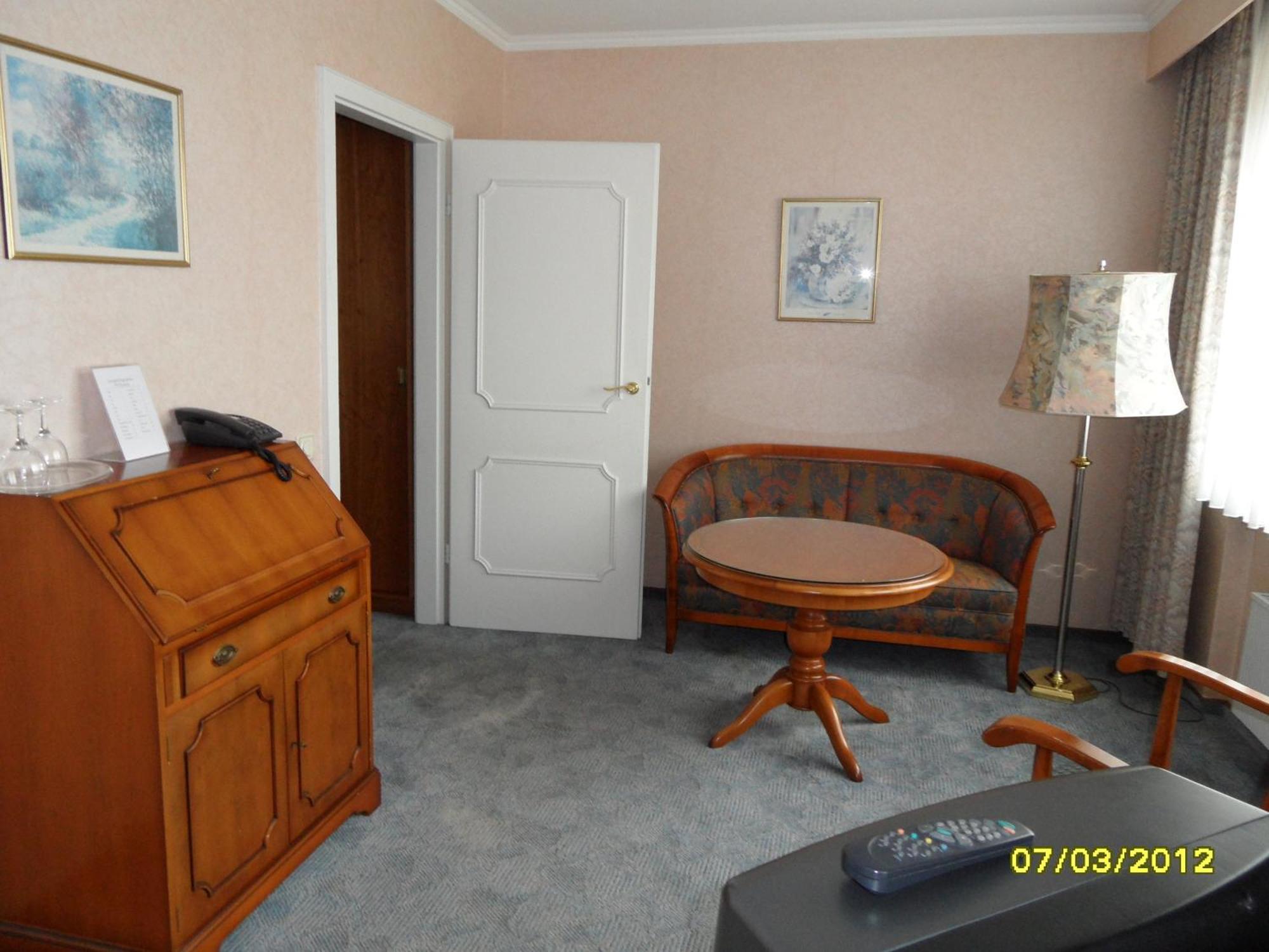 Wiking Hotel Хенщед-Улцбург Екстериор снимка